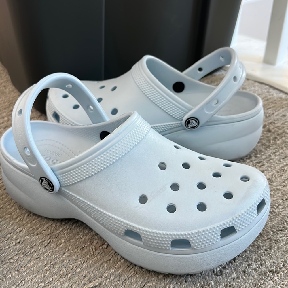 Baby blue Womens 9 platform croc